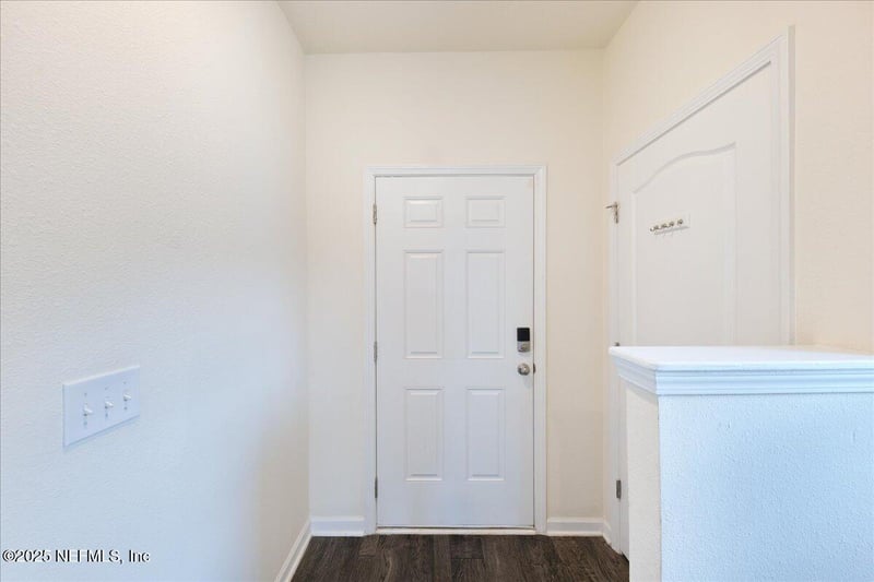 8455 Cape Fox Dr, Jacksonville, FL 32222