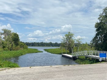 170 Little Orange Lake Dr, Hawthorne, FL 32640