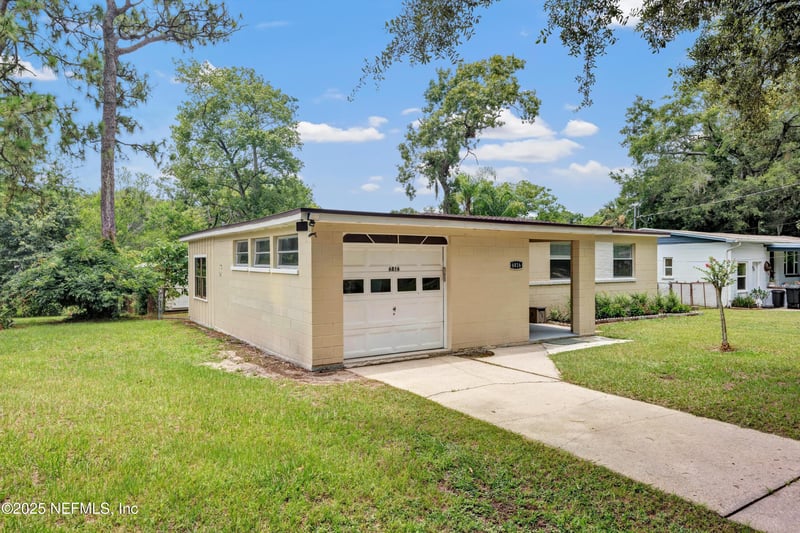 6816 Lotus Rd, Jacksonville, FL 32211