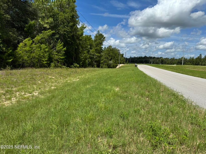1359 State Rd 20, Interlachen, FL 32148
