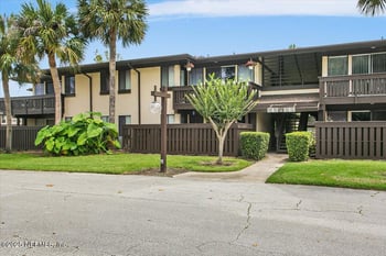54 Club House Dr #107, Palm Coast, FL 32137