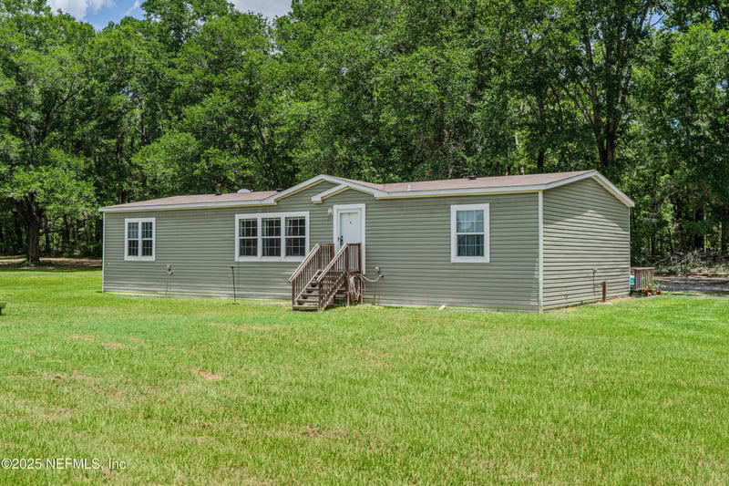 261 Beyond Ct, Lake, FL 32024