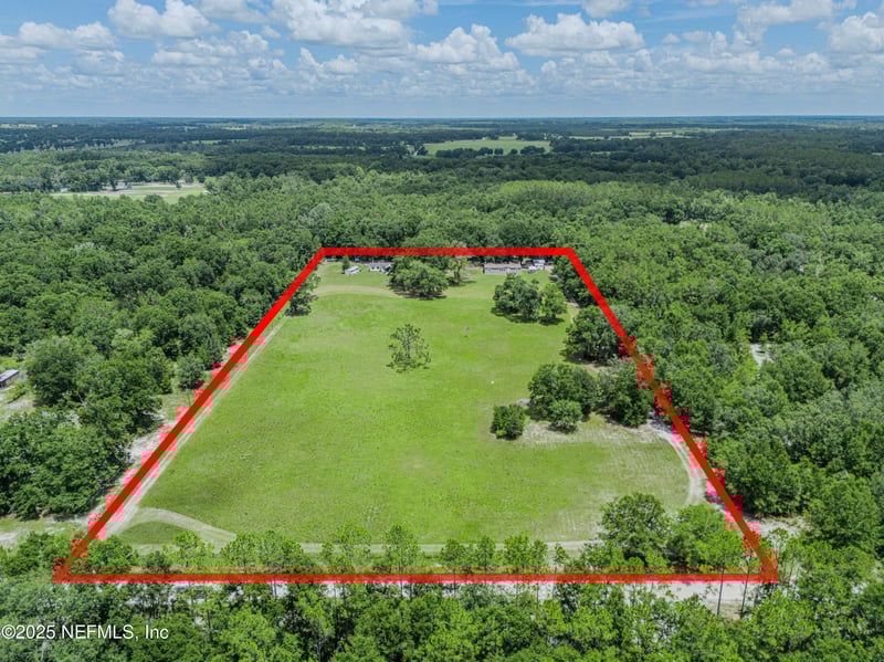 261 Beyond Ct, Lake, FL 32024