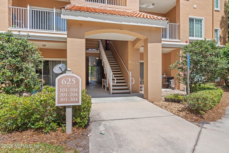 625 Fairway Dr #201, St Augustine, FL 32084