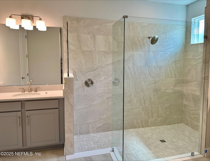 37 Armoyan Dr, Palm Coast, FL 32137