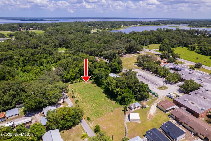 1009 Clemons Ln, Crescent City, FL 32112