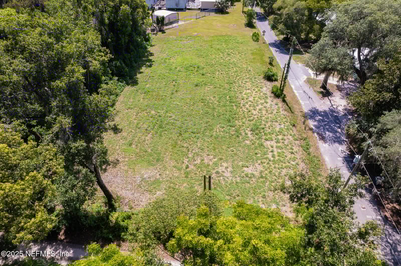 1009 Clemons Ln, Crescent City, FL 32112