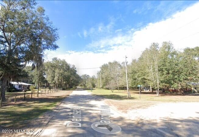 104 Carolyn Ave, Interlachen, FL 32148