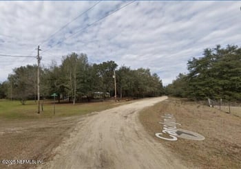 104 Carolyn Ave, Interlachen, FL 32148