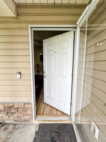 242 Mango Dr, Palatka, FL 32177