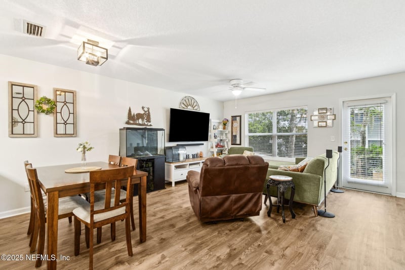 1039 Black Cherry Dr, St Johns, FL 32259