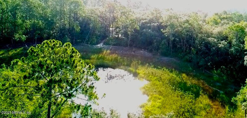 126 Pecan Ave, Interlachen, FL 32148