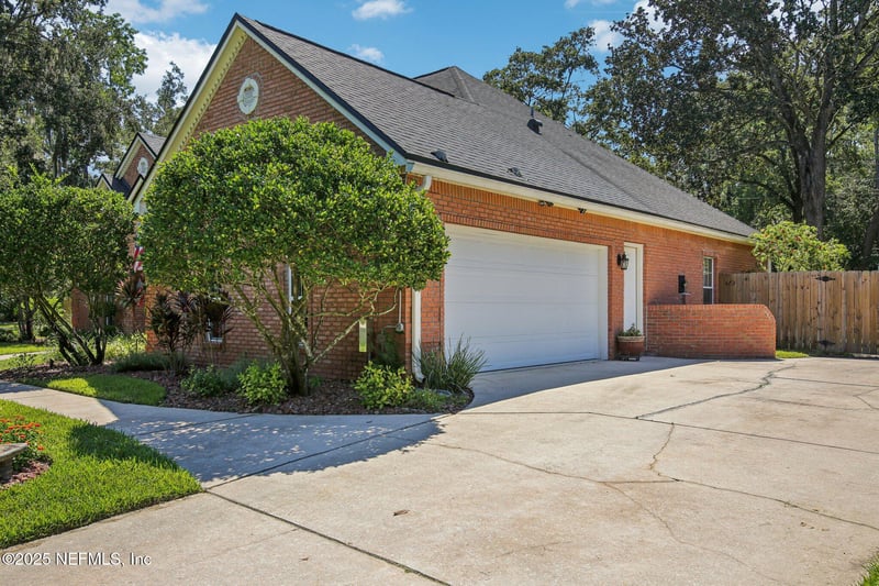 1747 Southpoint Cv, St Johns, FL 32259