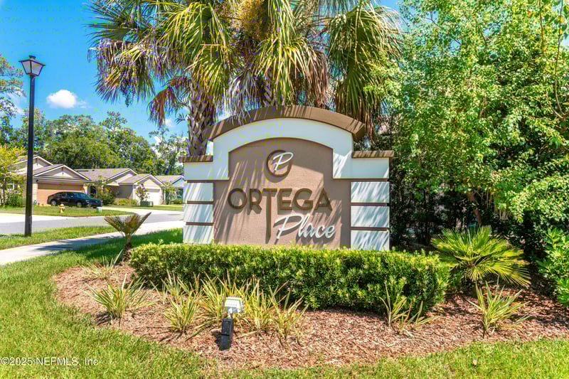 5864 Calvary Dr, Jacksonville, FL 32244