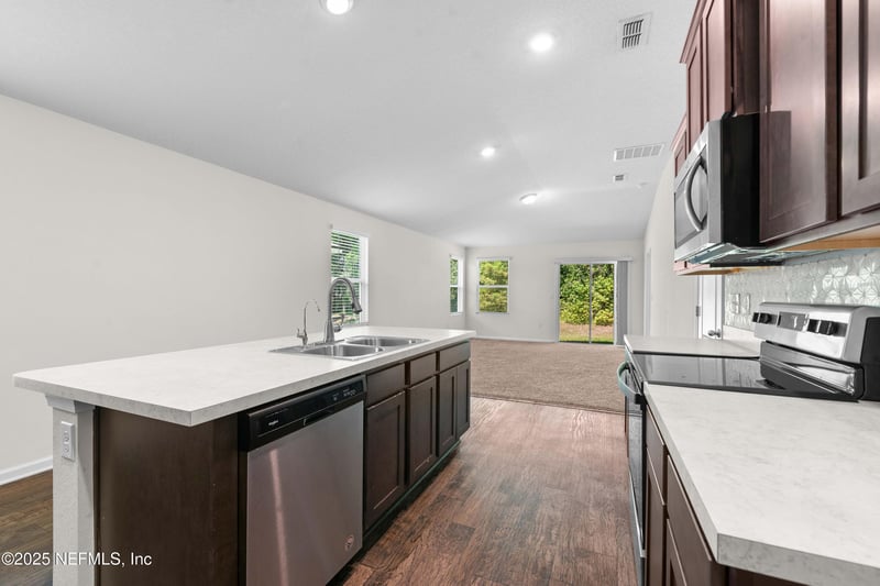 5864 Calvary Dr, Jacksonville, FL 32244