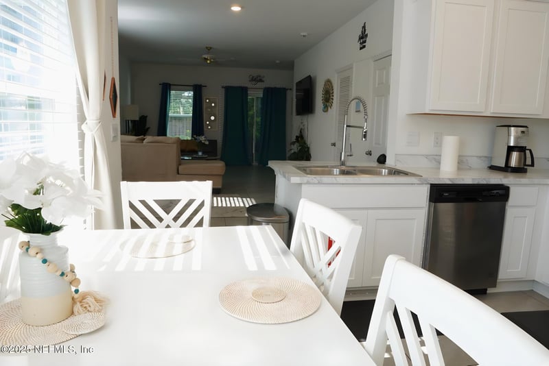 9059 Gifford Dr, Jacksonville, FL 32220