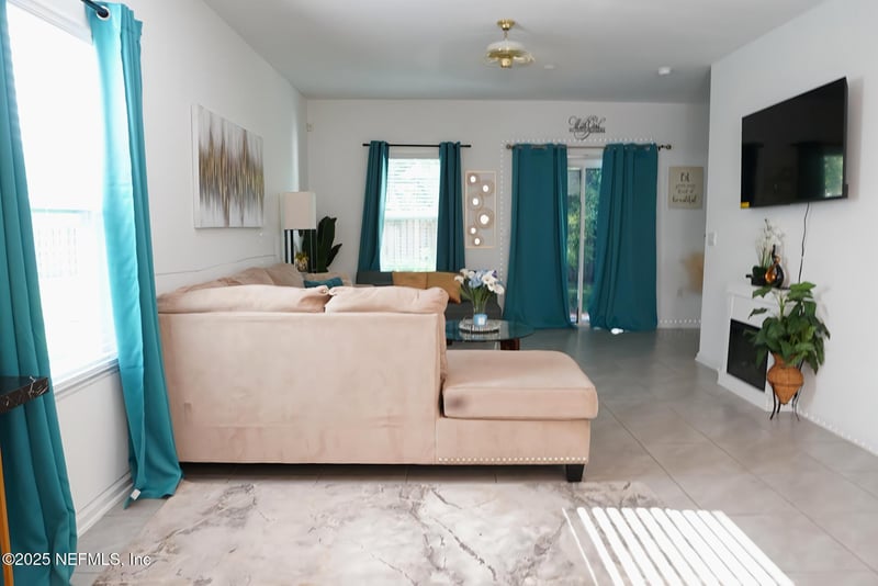 9059 Gifford Dr, Jacksonville, FL 32220