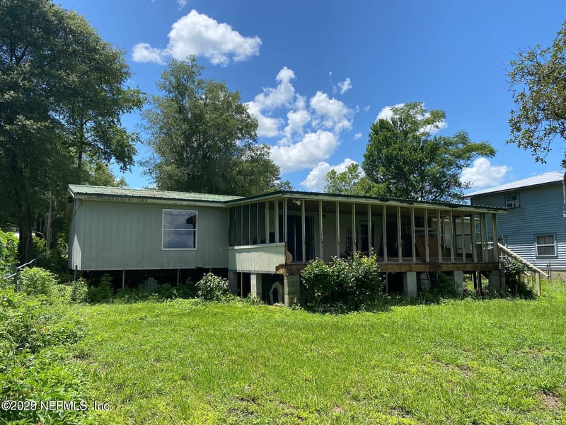 126 Mirror Lake Dr, Interlachen, FL 32148