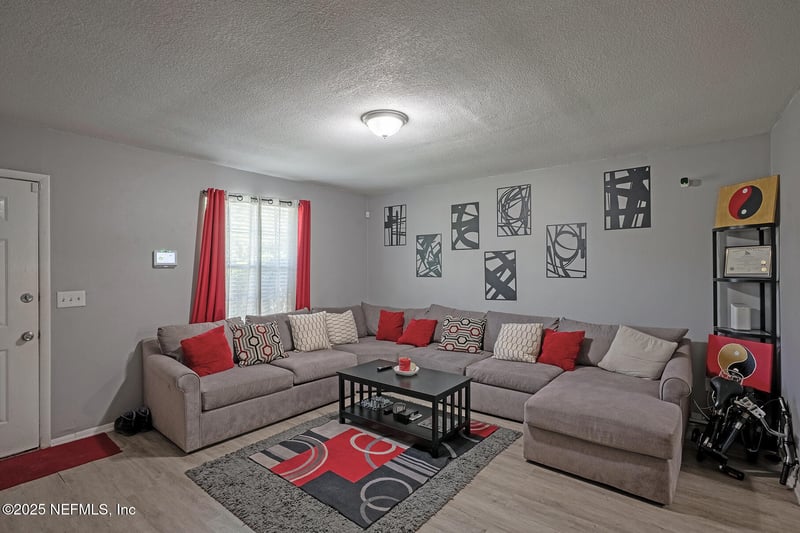 8347 Tubman Dr, Jacksonville, FL 32219