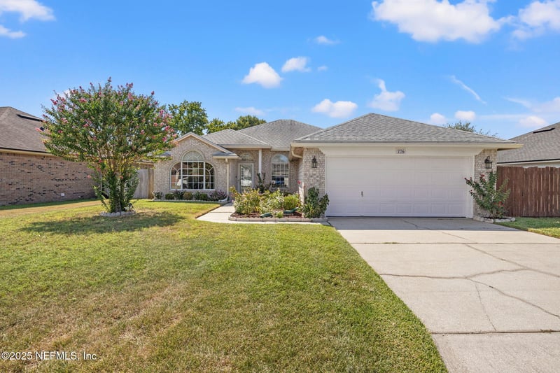 776 Hickory Lakes Dr, Jacksonville, FL 32225
