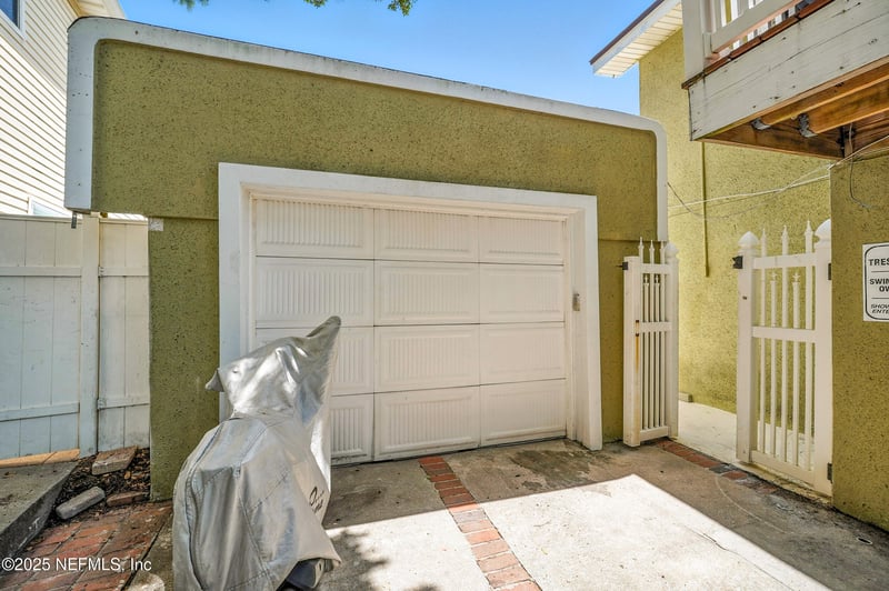 229 Margaret St, Neptune Beach, FL 32266