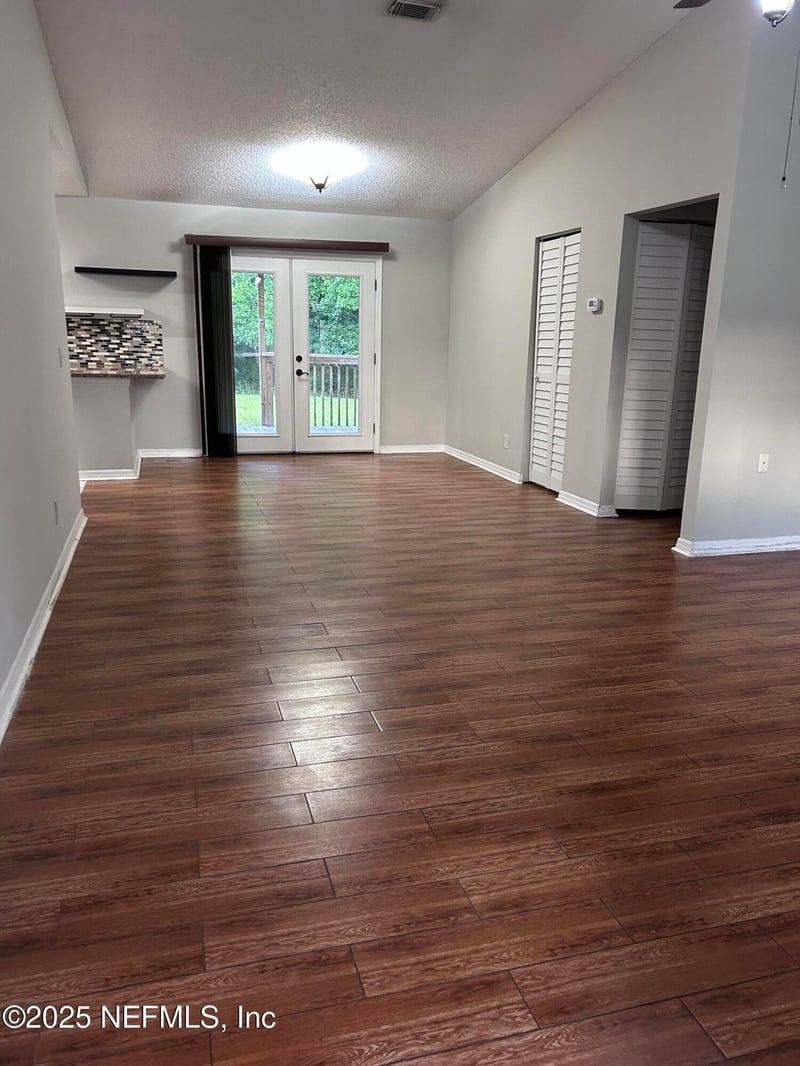 2237 Lake Dr, Jacksonville, FL 32246