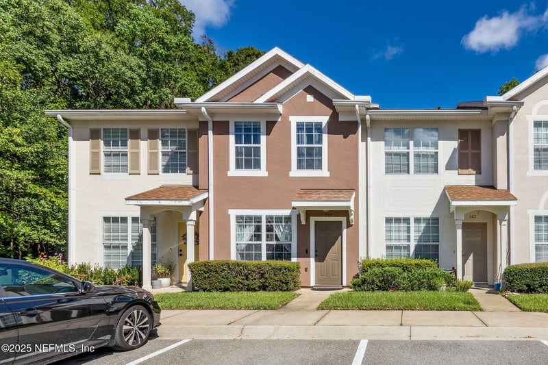 8416 Thornbush Ct, Jacksonville, FL 32216