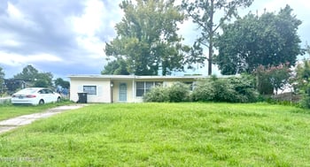 8045 Delaroche Dr, Jacksonville, FL 32210