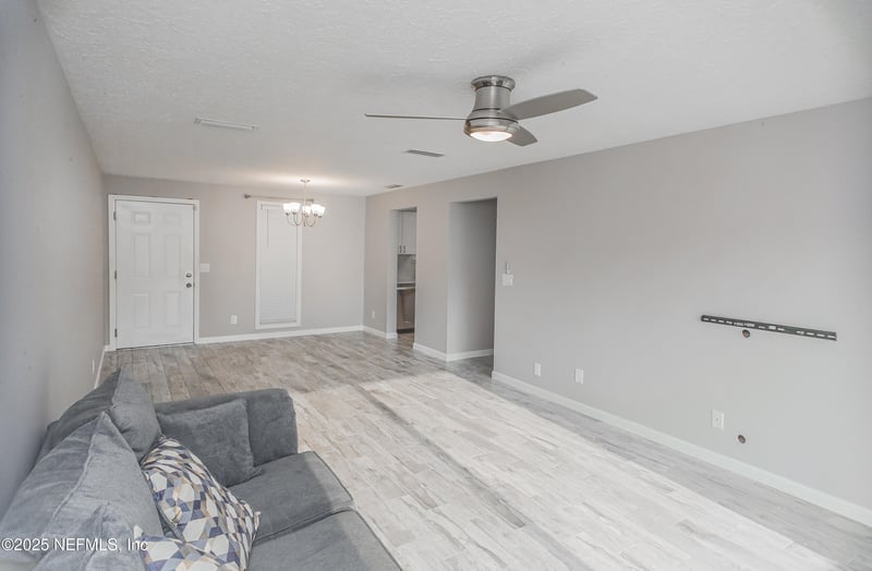 1738 El Prado Rd #5, Jacksonville, FL 32216