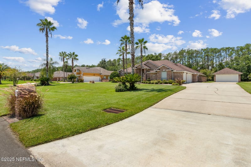 12610 Angel Lake Dr, Jacksonville, FL 32218