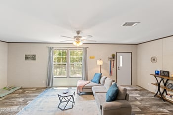 121 Kenny Ln, Florahome, FL 32140