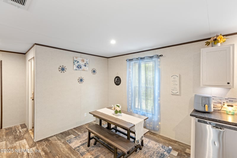 121 Kenny Ln, Florahome, FL 32140