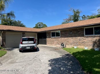 1556 Monument Oaks Dr, Jacksonville, FL 32225