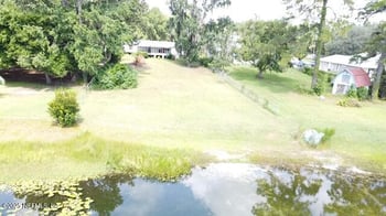 126 Mirror Lake Dr, Interlachen, FL 32148