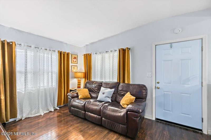 6160 Strawflower Pl, Jacksonville, FL 32209