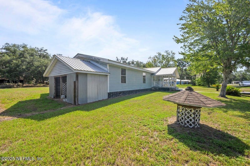 124 Grandview Dr, East Palatka, FL 32131