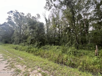 4566 Division St, Hastings, FL 32145