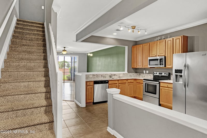 7463 Red Crane Ln, Jacksonville, FL 32256