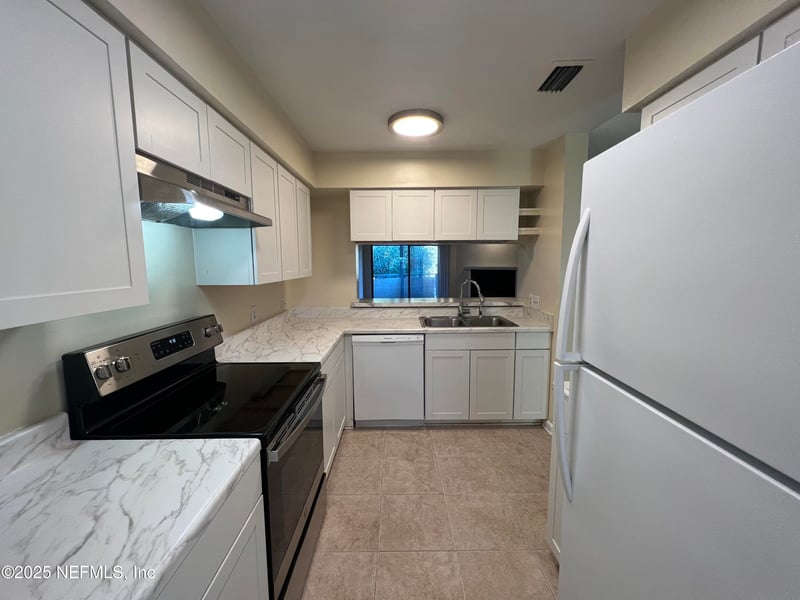 5615 San Juan Ave #411, Jacksonville, FL 32210