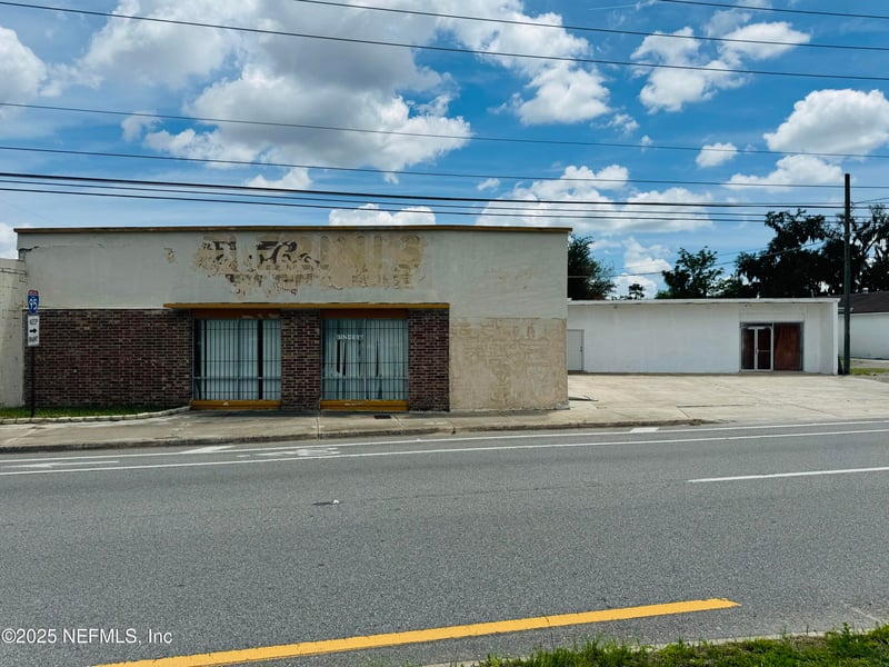 2565 Philips Hw, Jacksonville, FL 32207