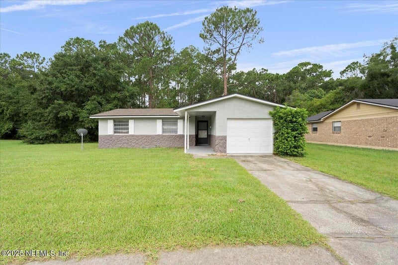 10964 Bacall Rd, Jacksonville, FL 32218