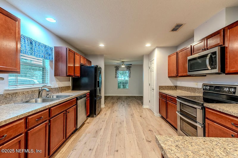 348 Auburn Oaks Rd, Jacksonville, FL 32218