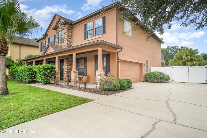 642 Wakeview Dr, Orange Park, FL 32065