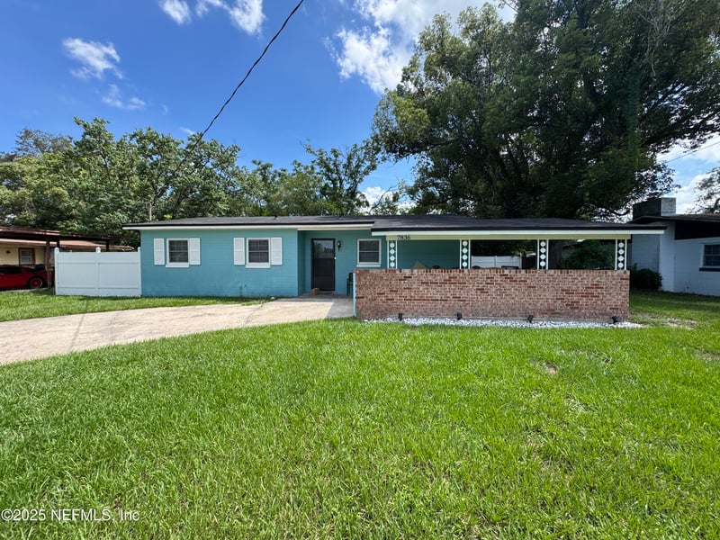7836 Renault Dr, Jacksonville, FL 32244