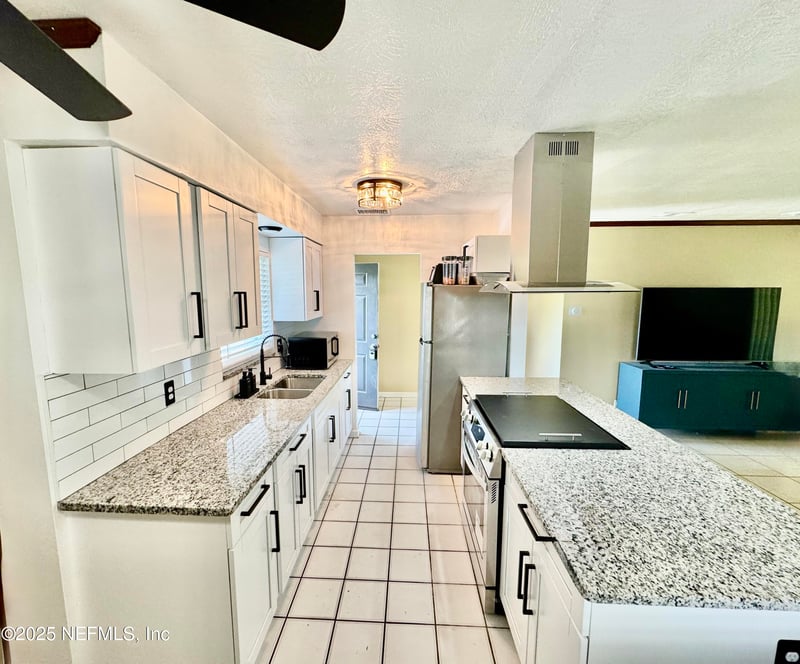 7836 Renault Dr, Jacksonville, FL 32244