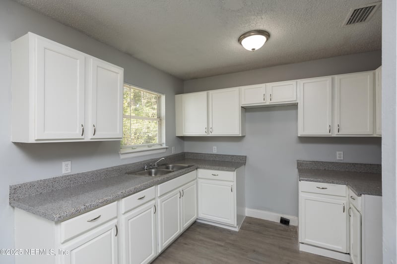 1003 Daniel St, Jacksonville, FL 32209