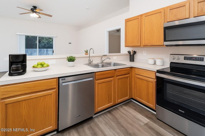 312 Turtle Dove Dr, Orange Park, FL 32073