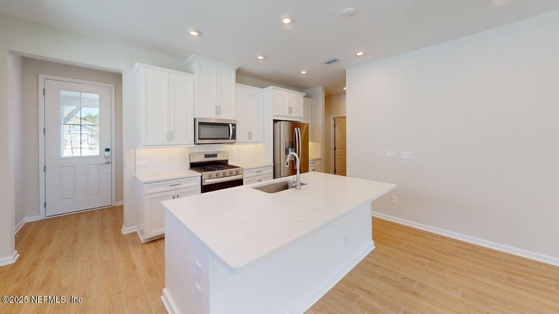 609 Juniper Hills Dr, St Johns, FL 32259