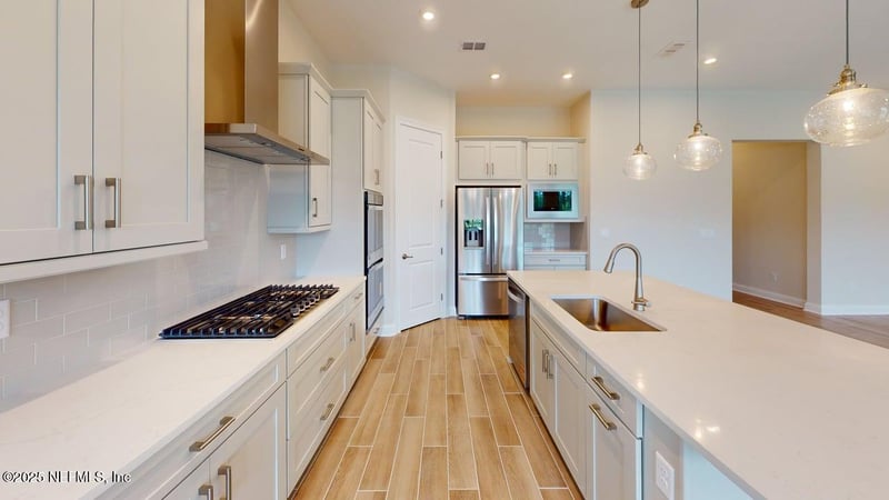 330 Palomar Dr, St Johns, FL 32259