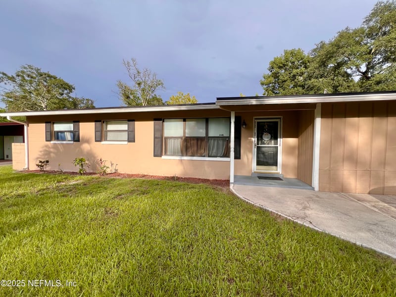 2141 Monteau Dr, Jacksonville, FL 32210